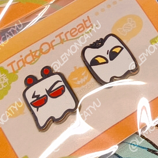 HALLOWEEN STATICRADIO Pins