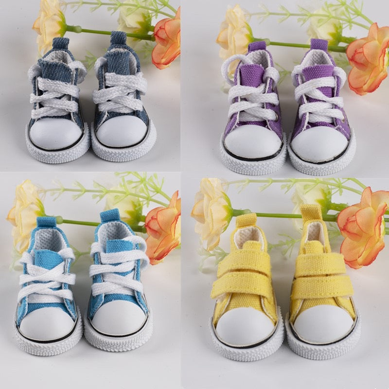 Canvas Shoes in stock