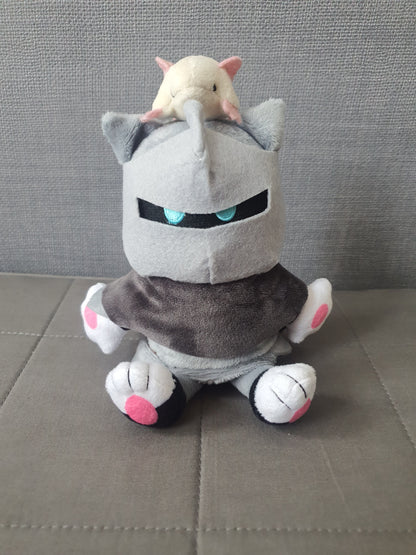 Cat knights with a rat