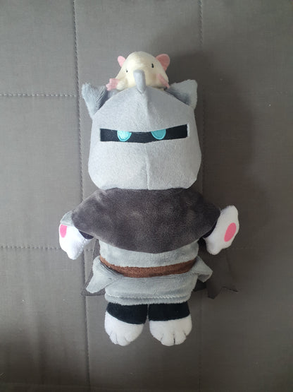 Cat knights with a rat