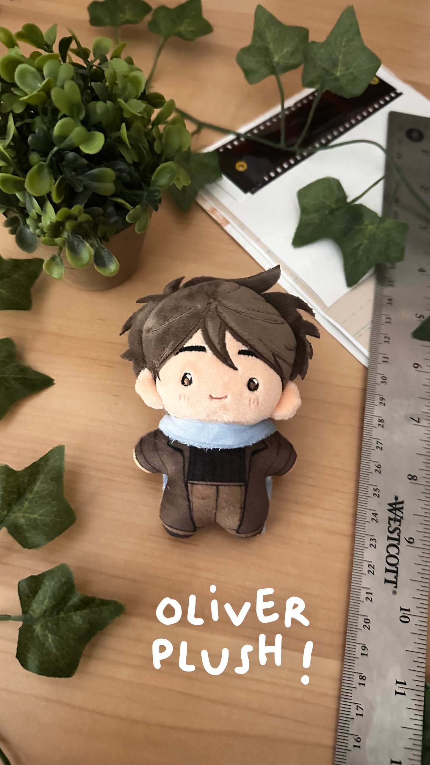 oli & an plushies ♡