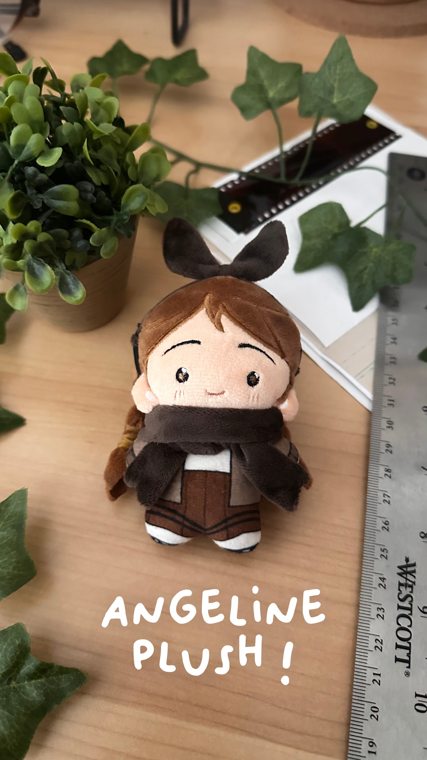 oli & an plushies ♡